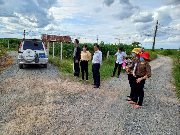Ban Kinh tế - Xã hội HĐND huyện Dương Minh Châu  khảo sát tình hình tách thửa, phân lô đất bán nền trên địa bàn huyện